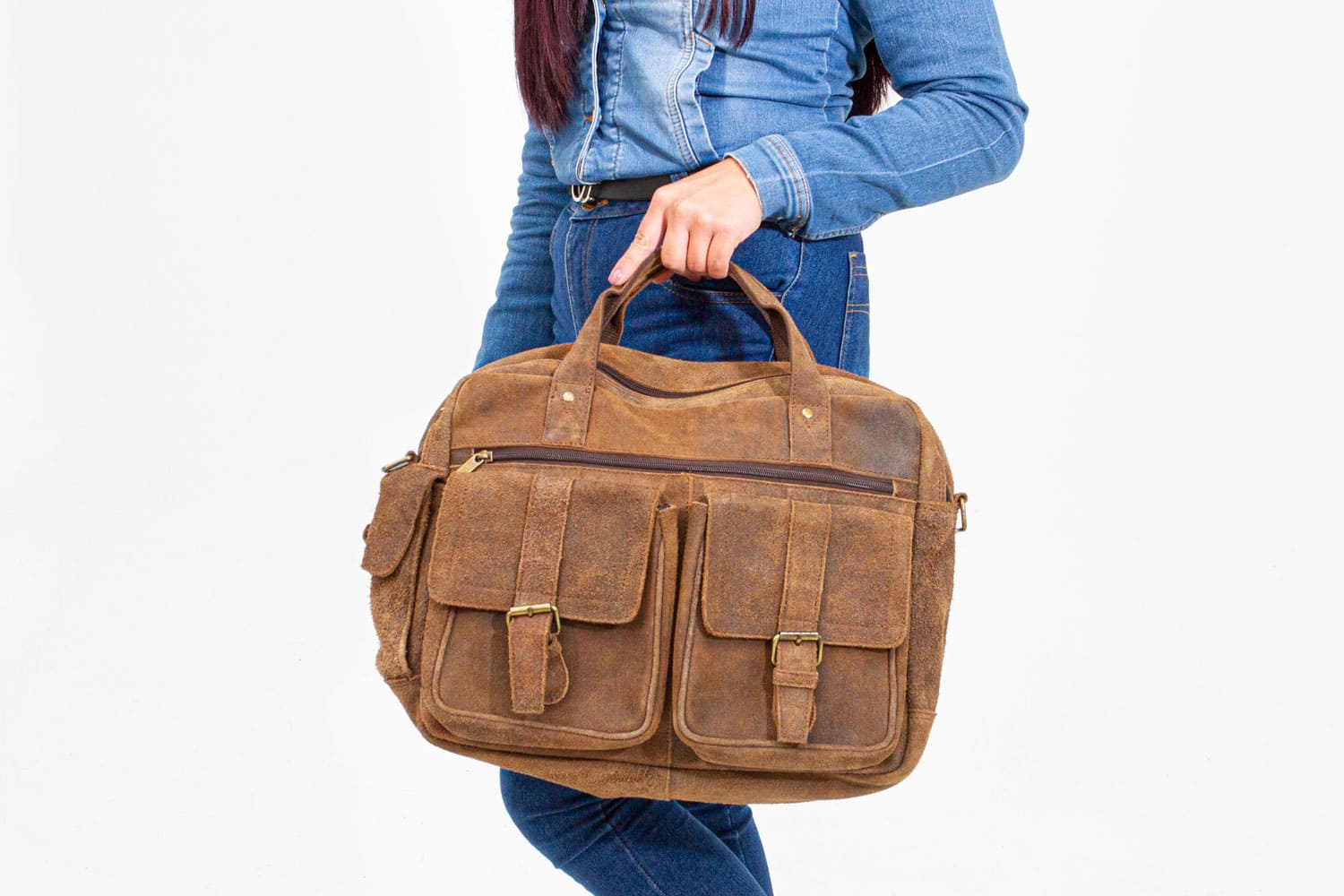 Bolsos y morrales en cuero natural